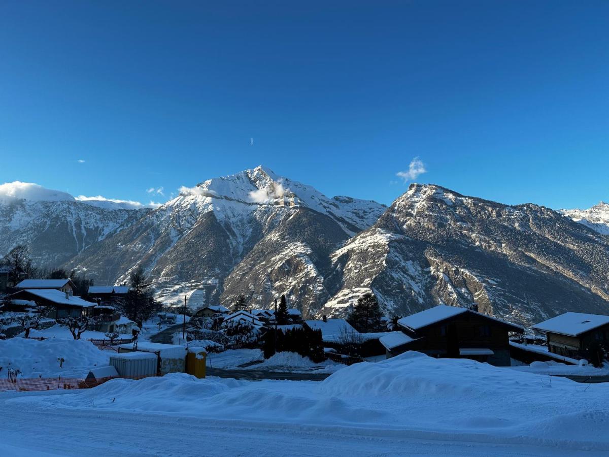 Chambres D'Hotes Les Louettes A Sapinhaut Canton Du Valais Saxon Dış mekan fotoğraf
